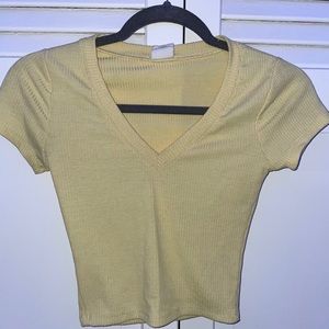Yellow tillys crop top in great condition
